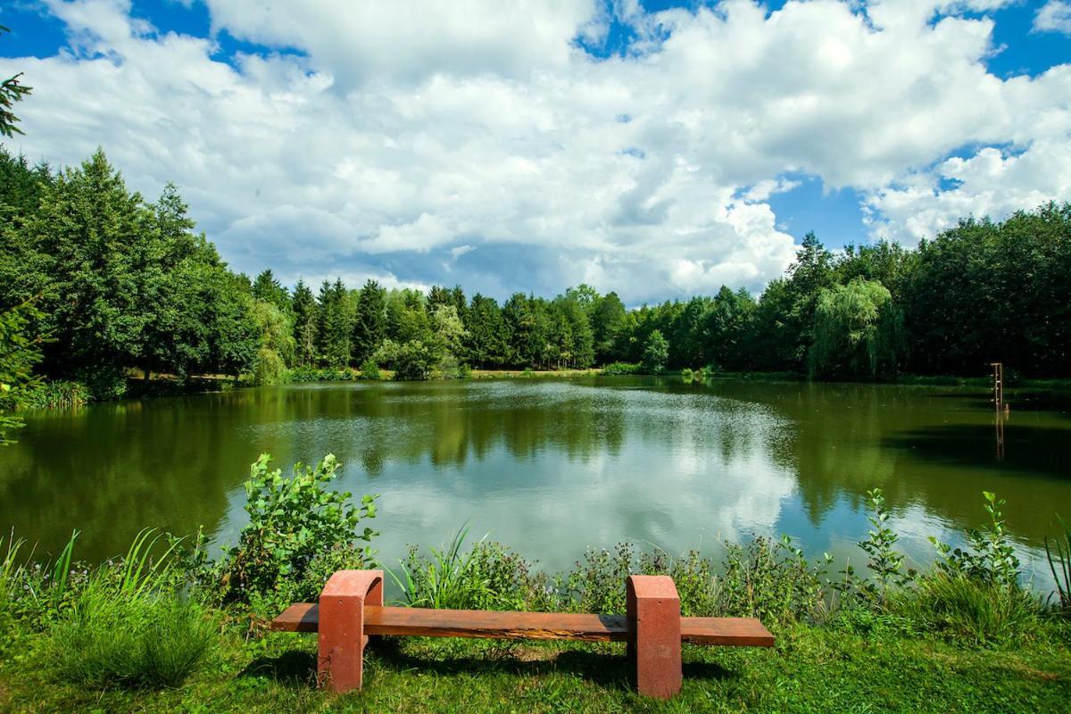 Готель Les Etangs Du Moulin D'Harcy Lonny Екстер'єр фото