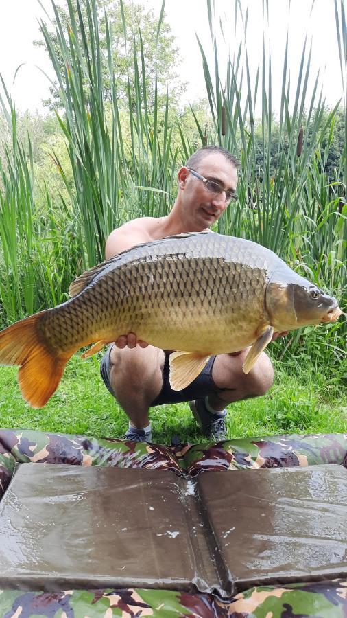 Готель Les Etangs Du Moulin D'Harcy Lonny Екстер'єр фото